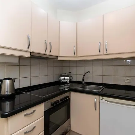 Club Atlantis 140 - *